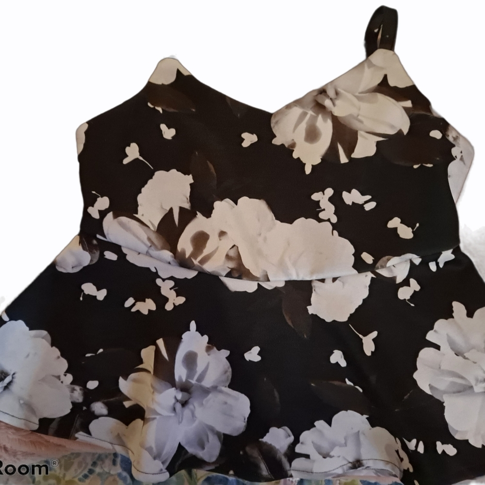 Floral spaghetti strap crop top